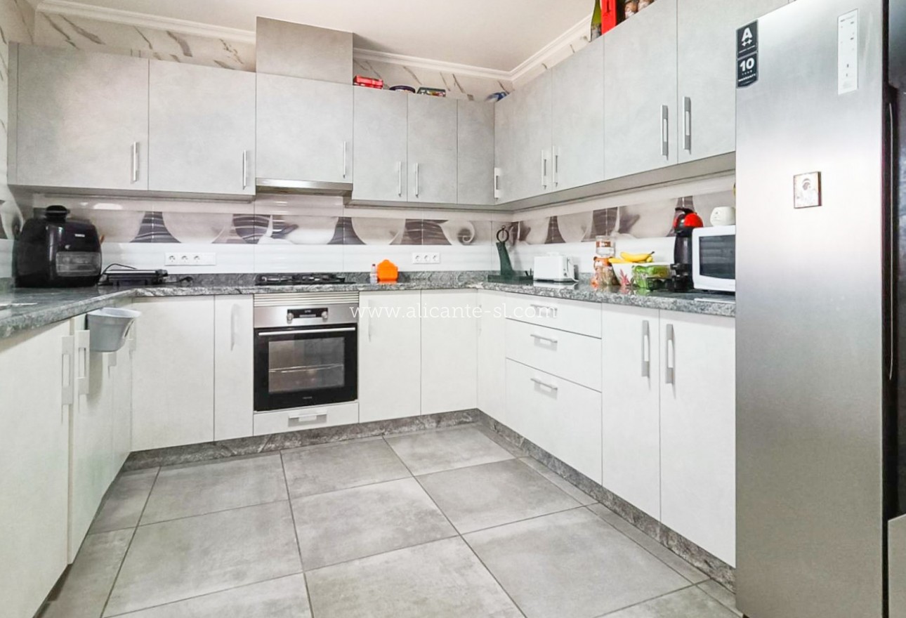 Sale - Villa  - Pinoso