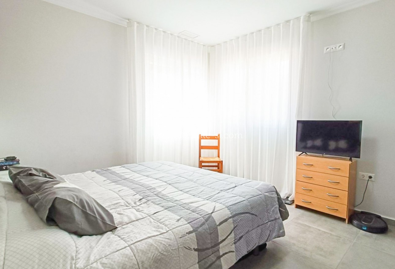 Sale - Villa  - Pinoso