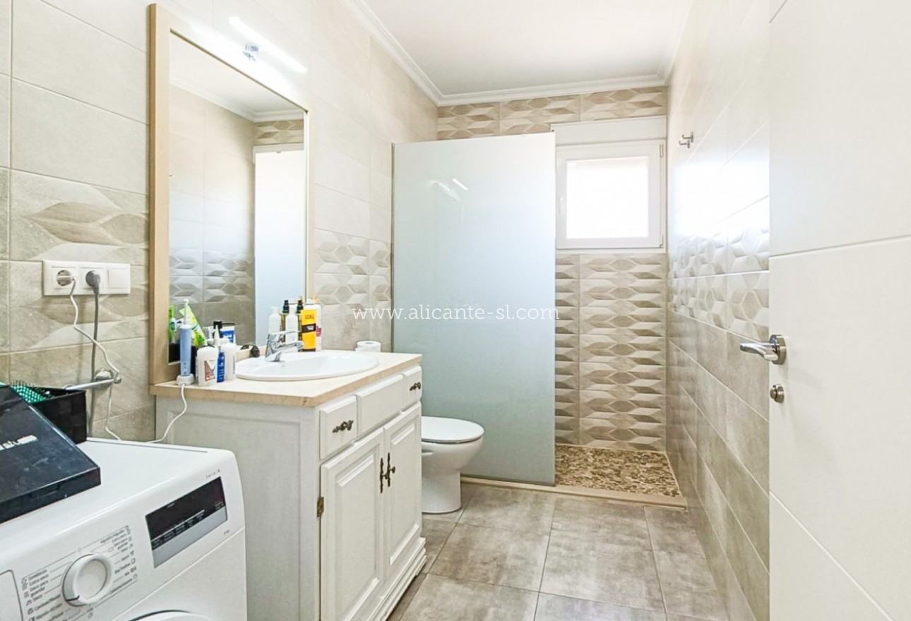 Sale - Villa  - Pinoso