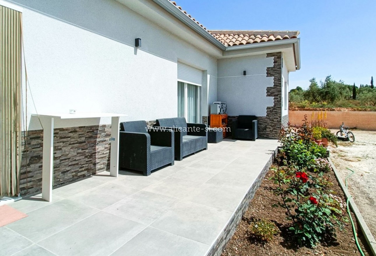 Sale - Villa  - Pinoso