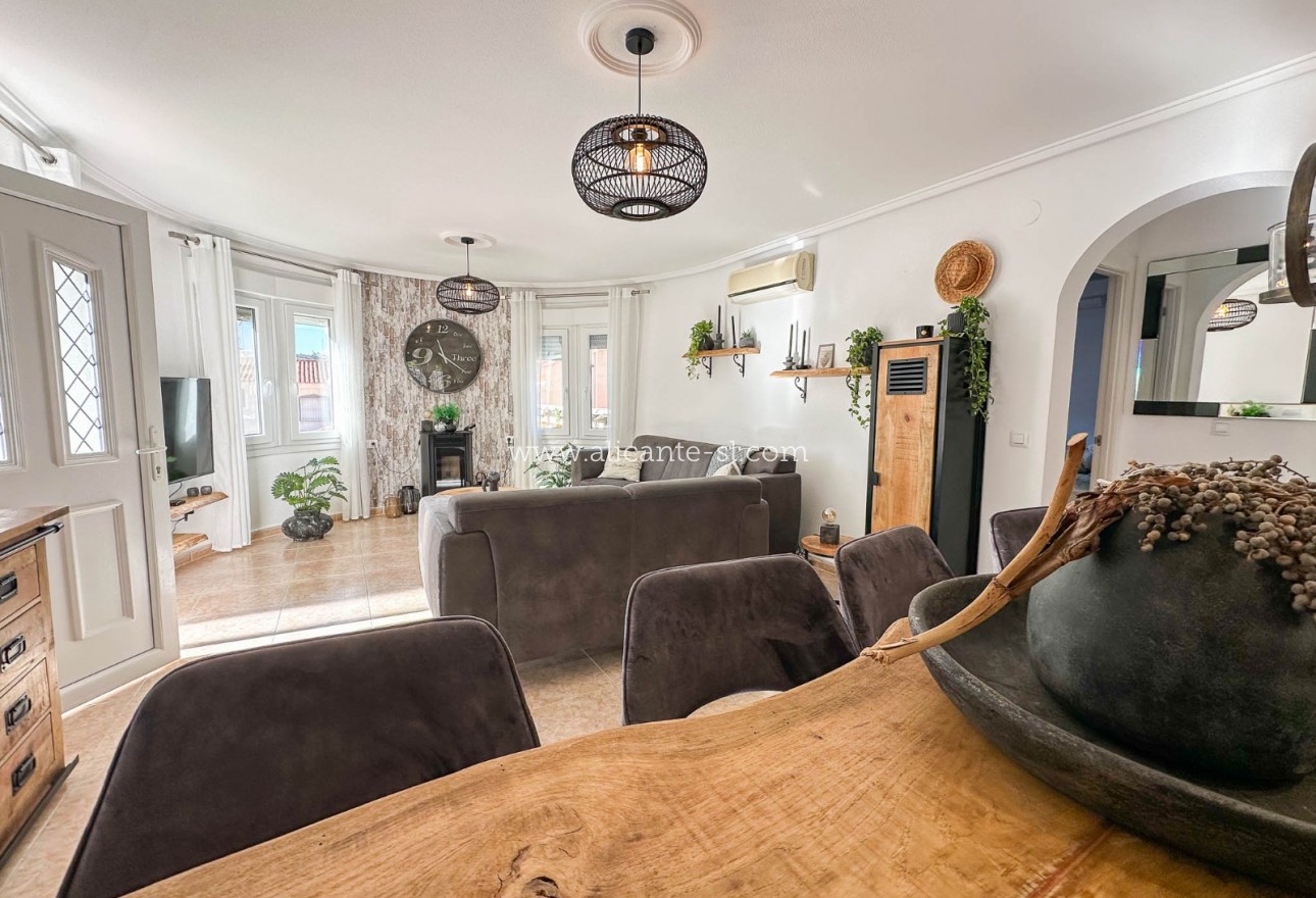 Sale - Villa  - Rojales - Ciudad Quesada