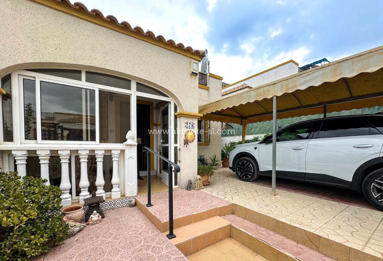 Sale - Villa  - San Fulgencio - La Marina Urb