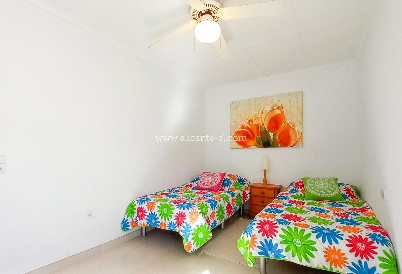 Sale - Villa  - Torrevieja - La Siesta - El Salado -  Torreta