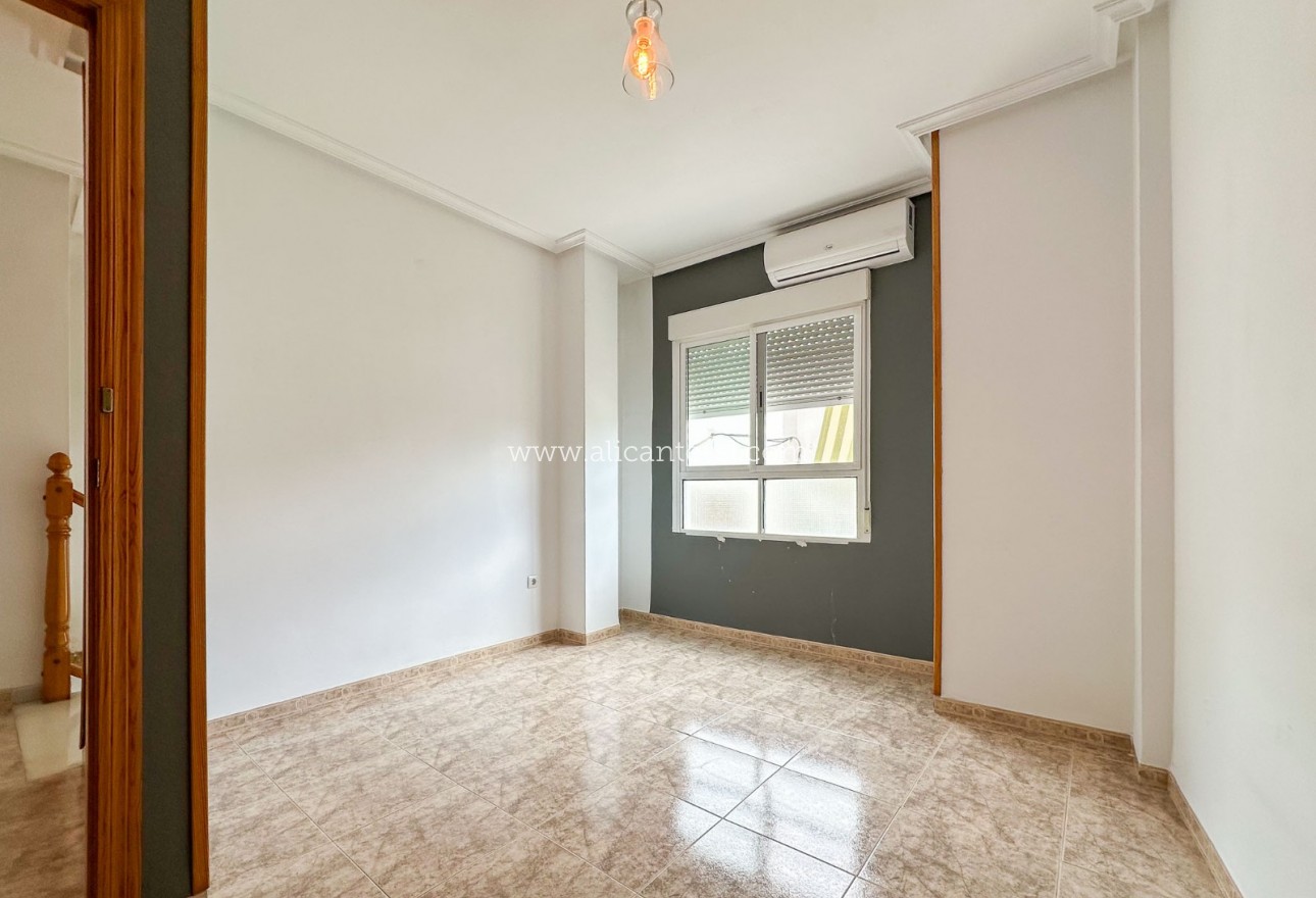 Venta - Adosado - Hondón de las Nieves