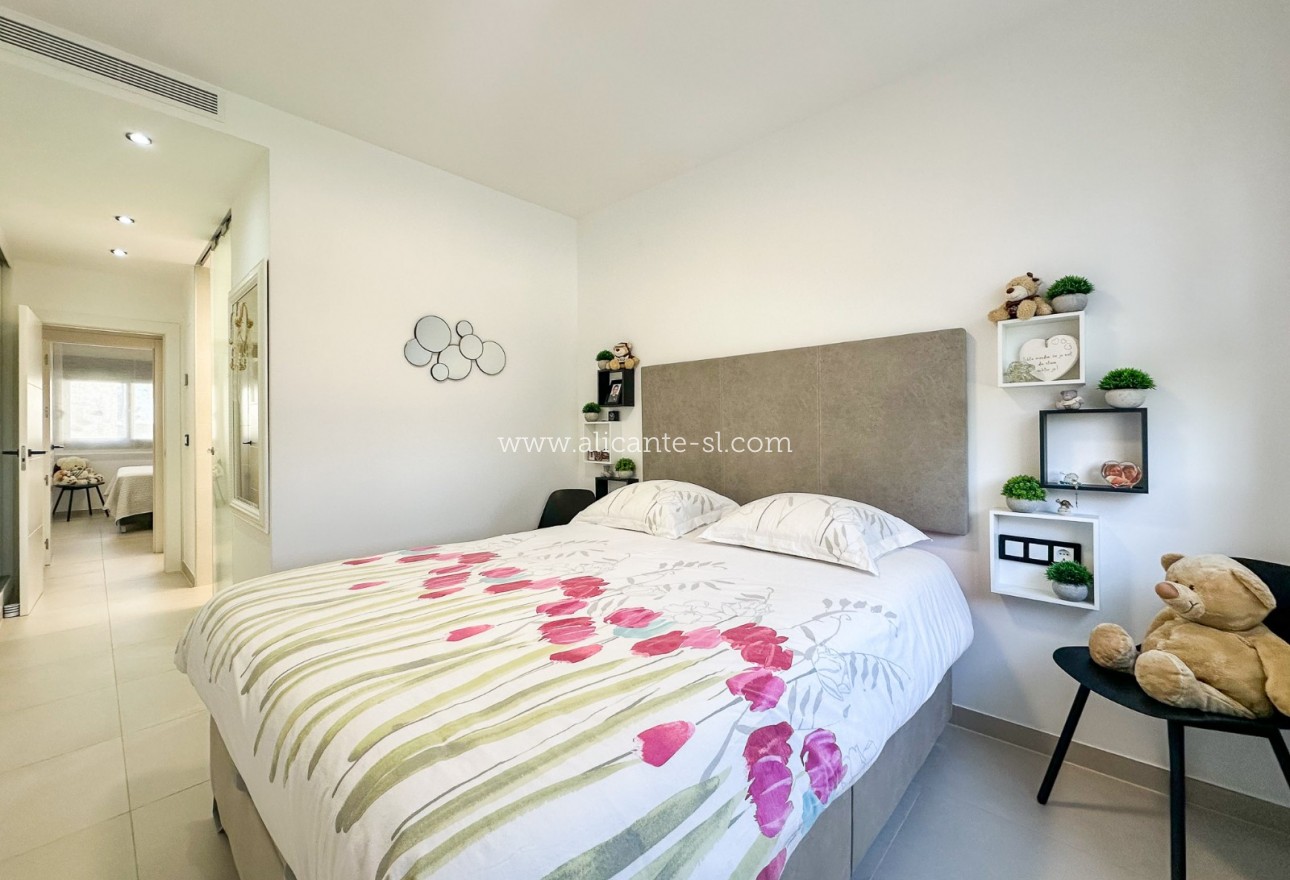 Venta - Apartamento / piso - Pilar de la Horadada