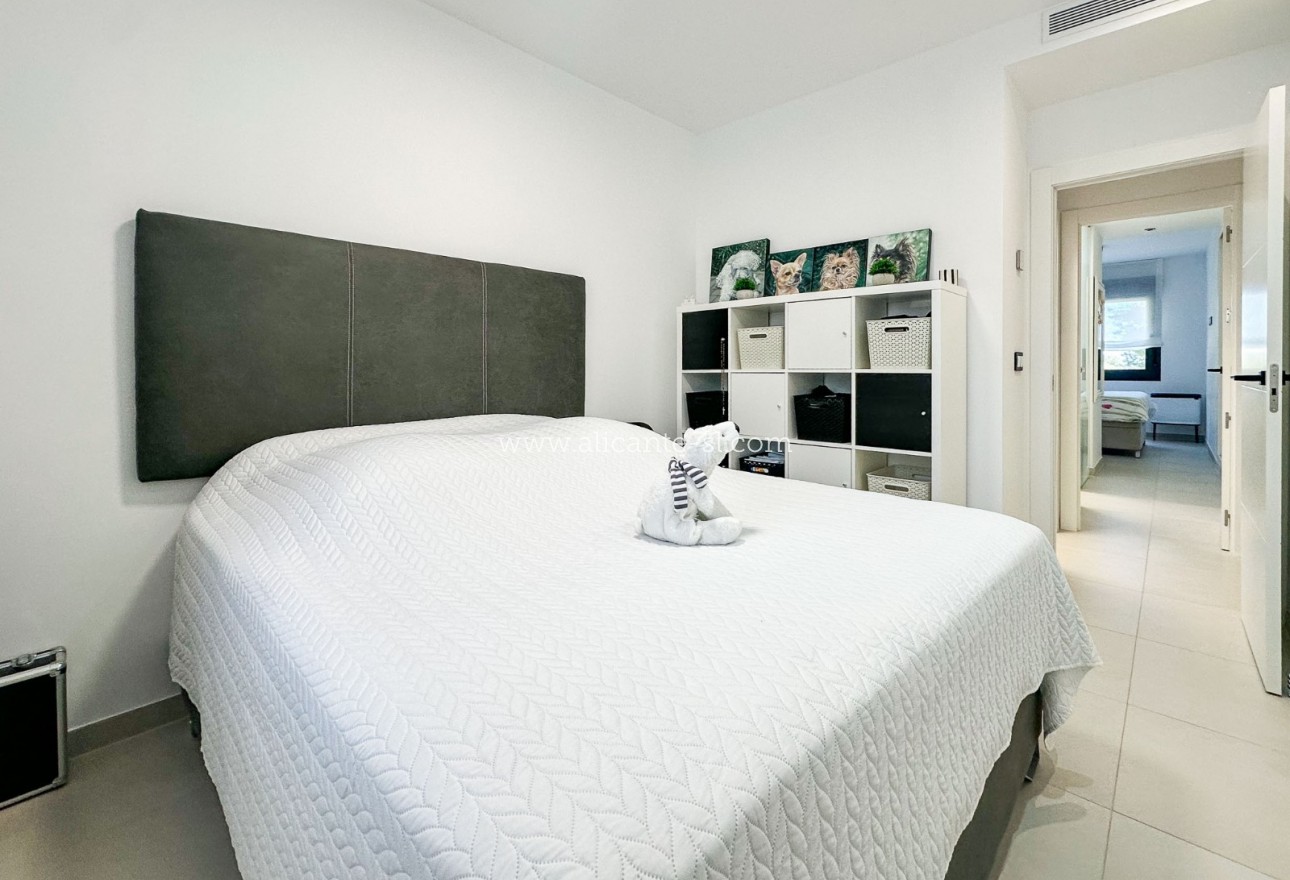 Venta - Apartamento / piso - Pilar de la Horadada