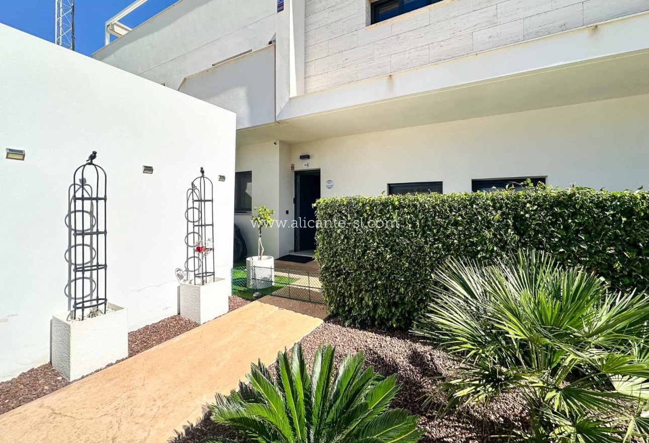 Venta - Apartamento / piso - Pilar de la Horadada