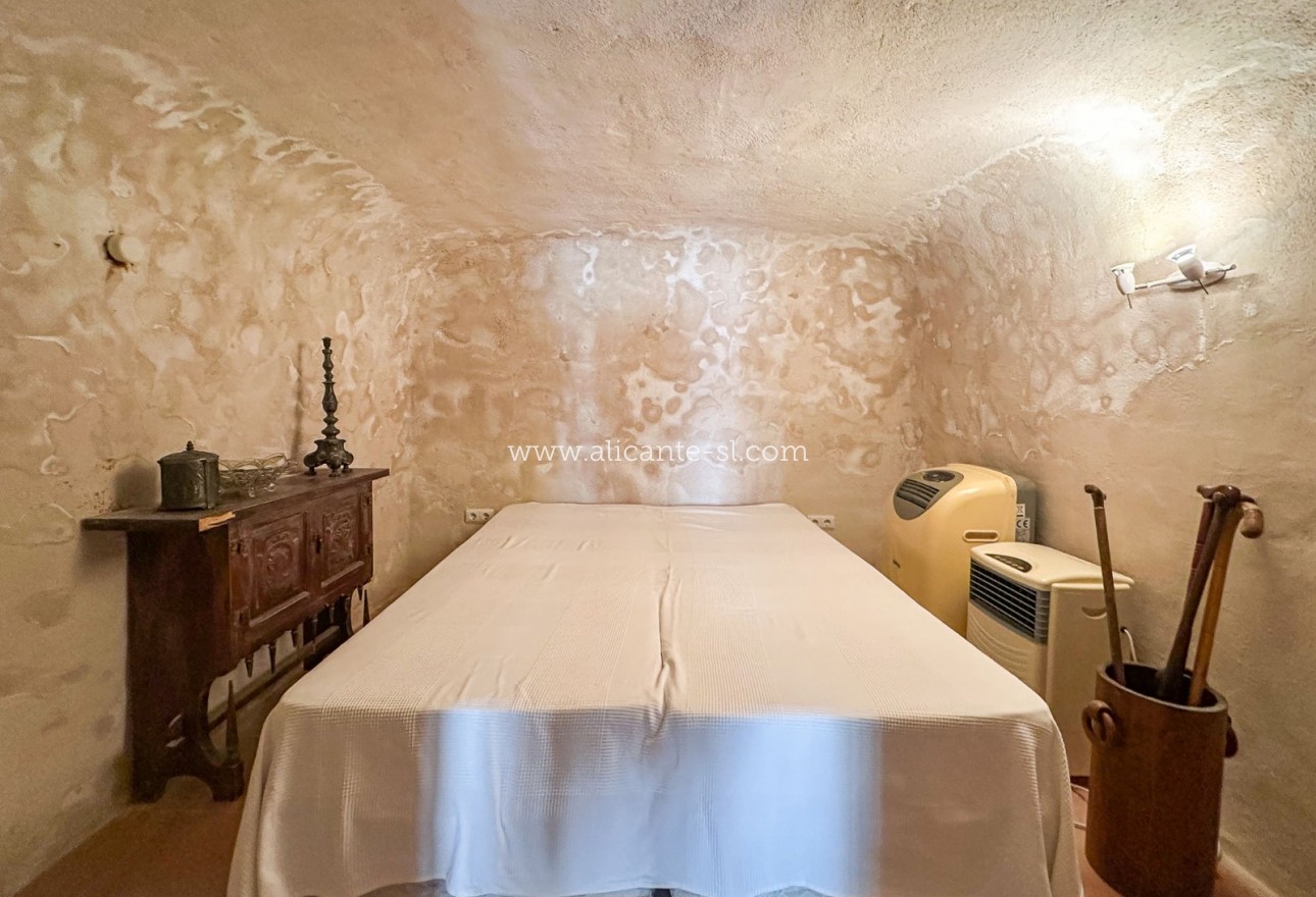 Venta - Casa de Cueva - La Romana