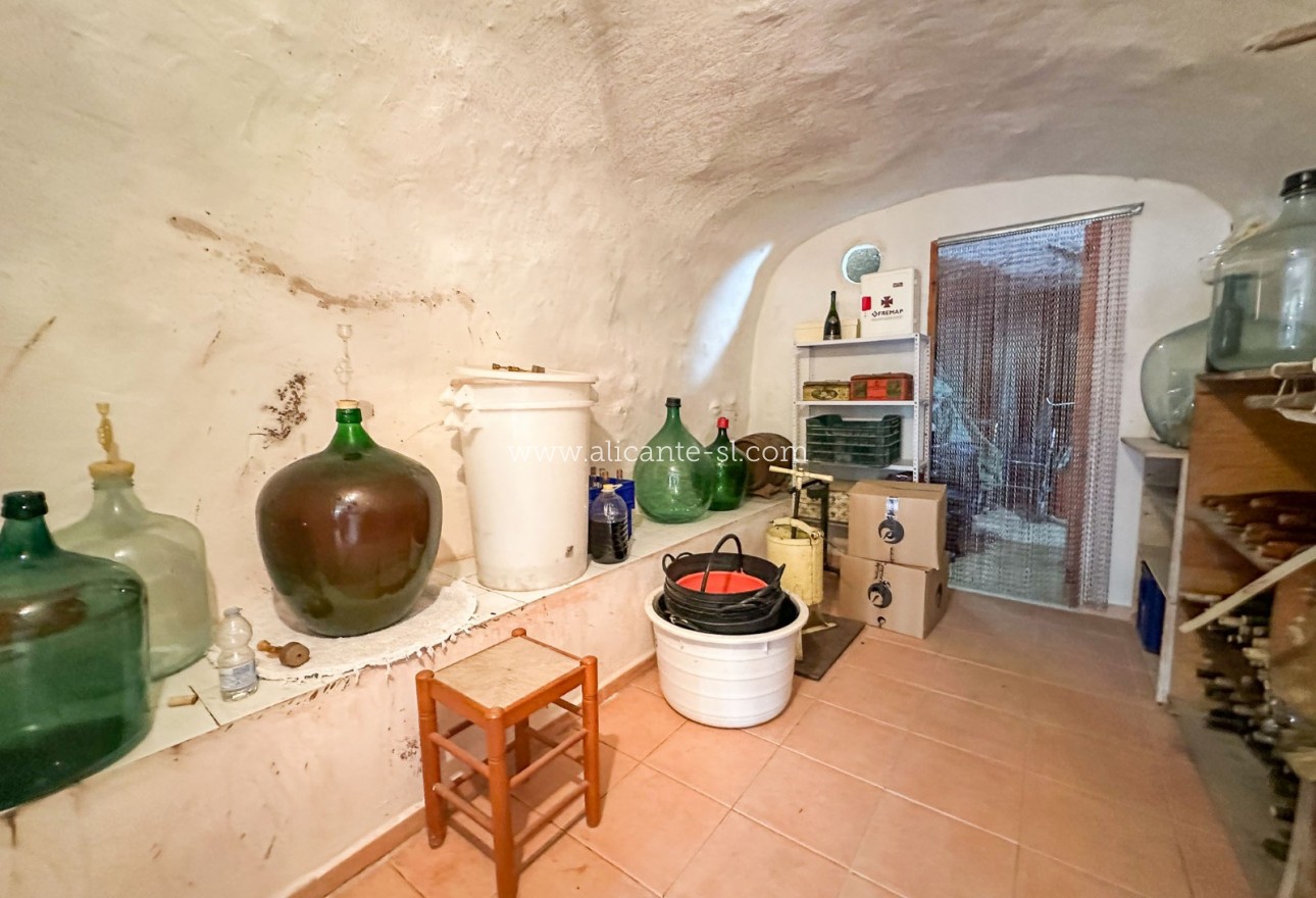 Venta - Casa de Cueva - La Romana