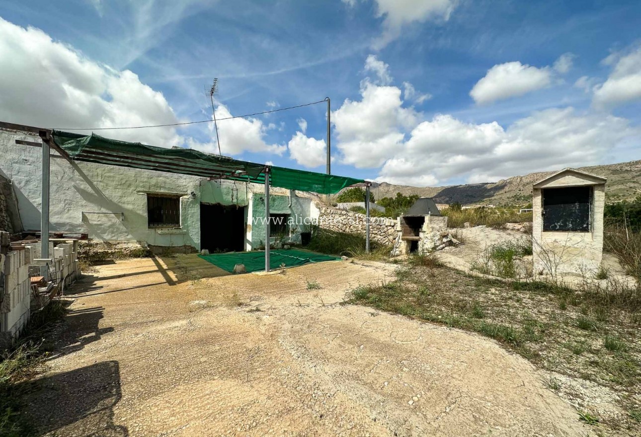 Venta - Casa de Cueva - La Romana