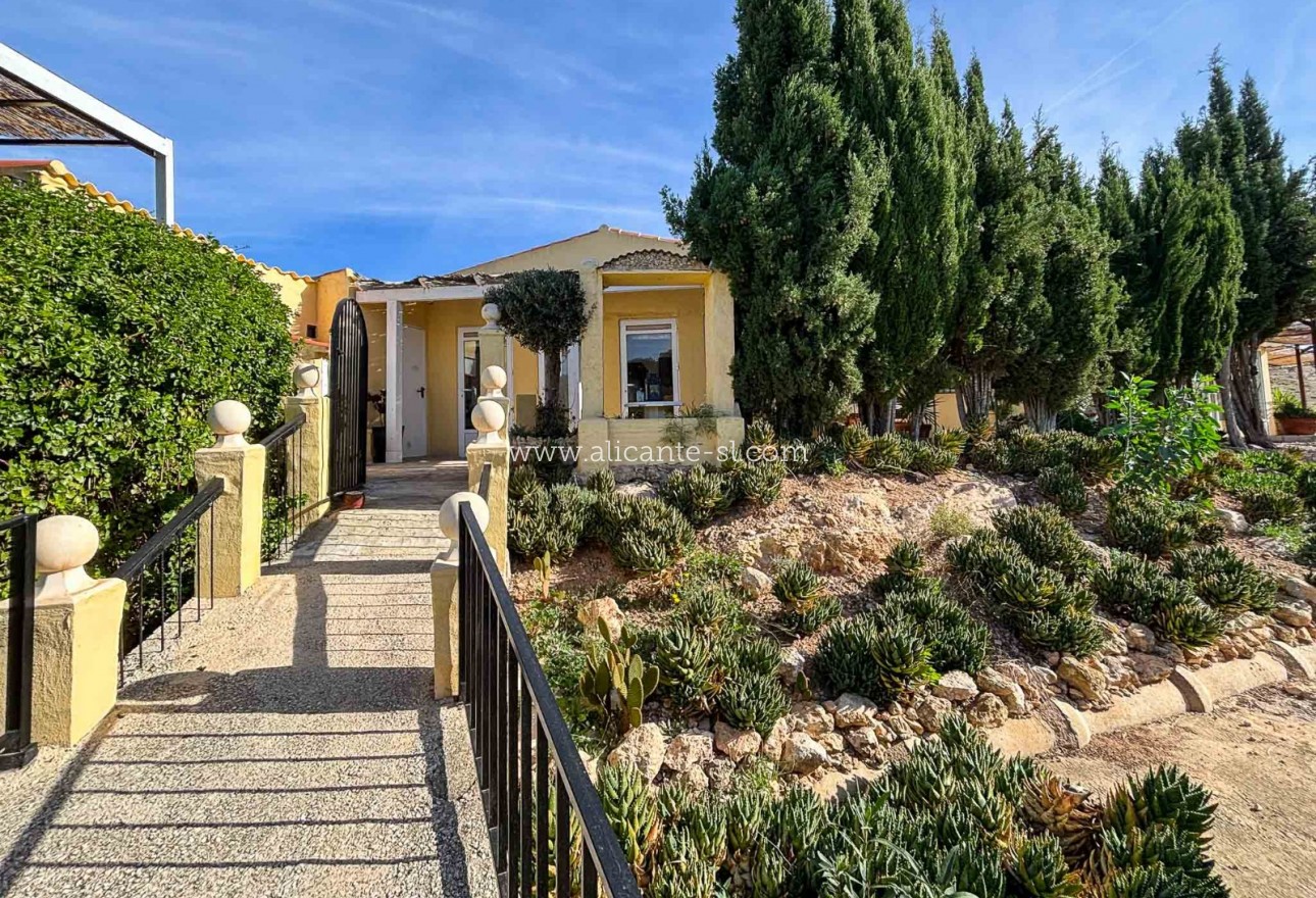 Venta - Finca - Hondón de las Nieves