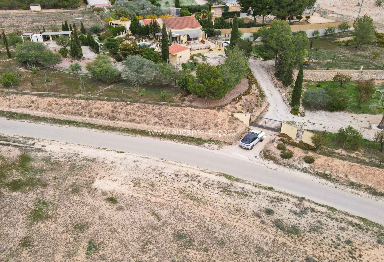 Venta - Finca - Hondón de las Nieves