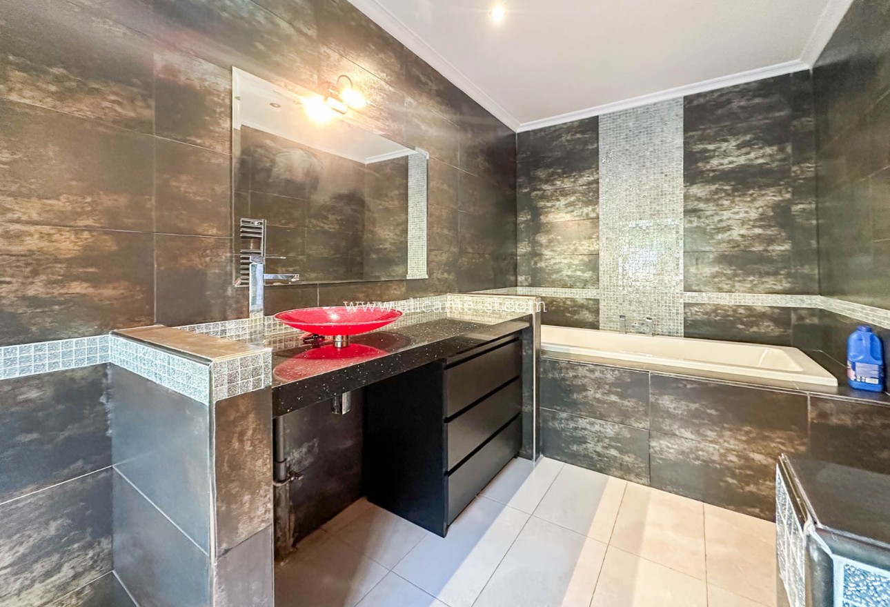 Venta - Villa  - Albatera