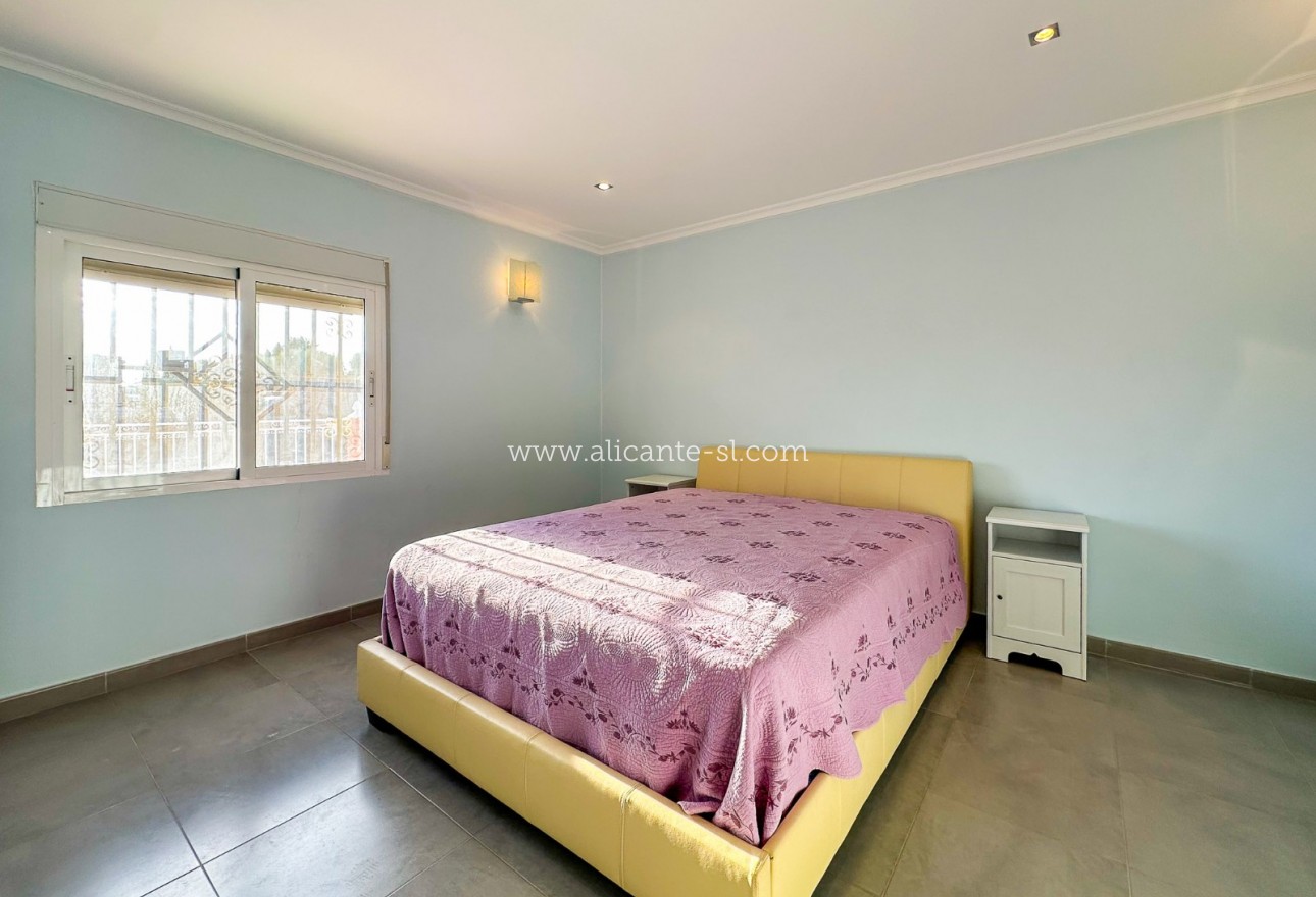 Venta - Villa  - Albatera