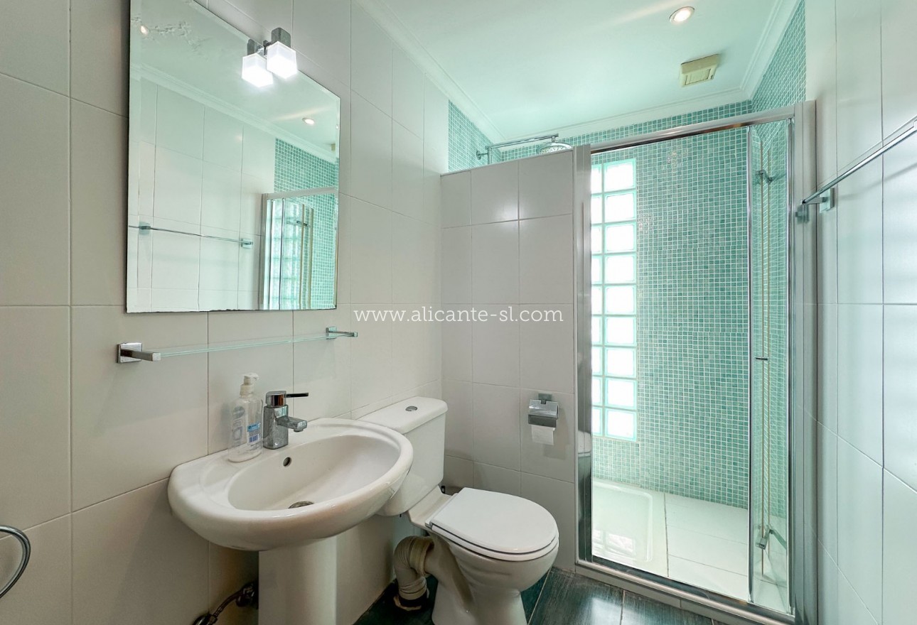 Venta - Villa  - Albatera