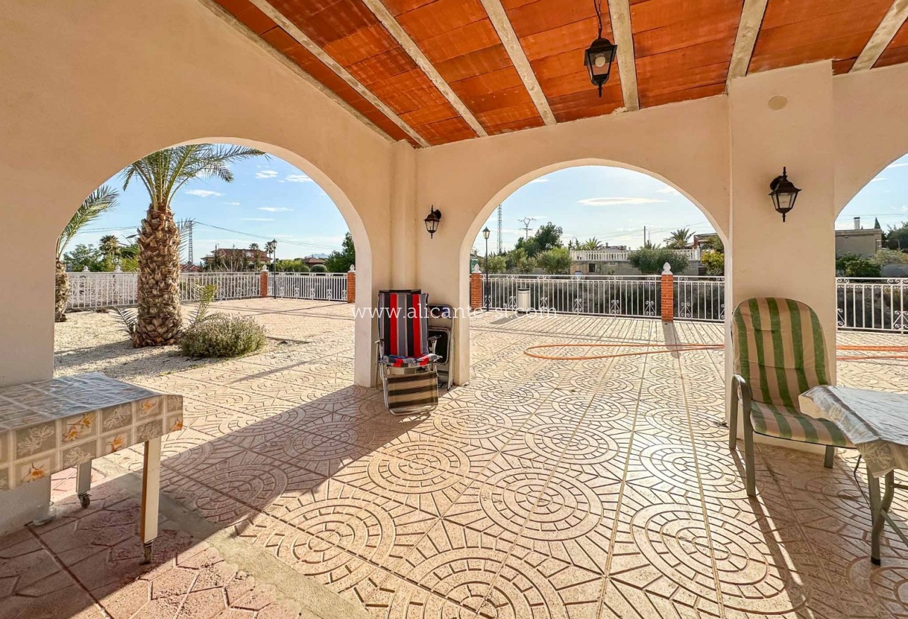 Venta - Villa  - Albatera