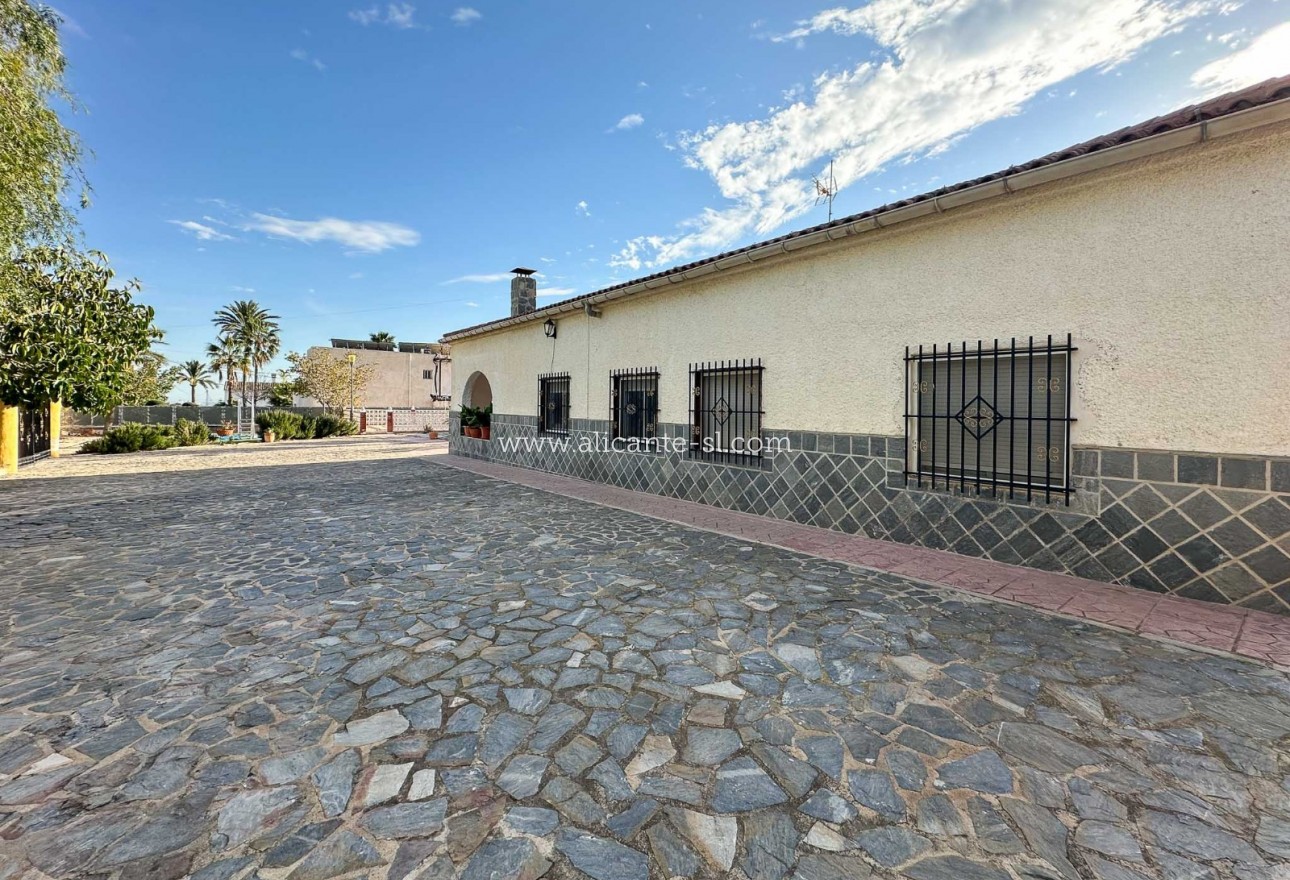 Venta - Villa  - Albatera