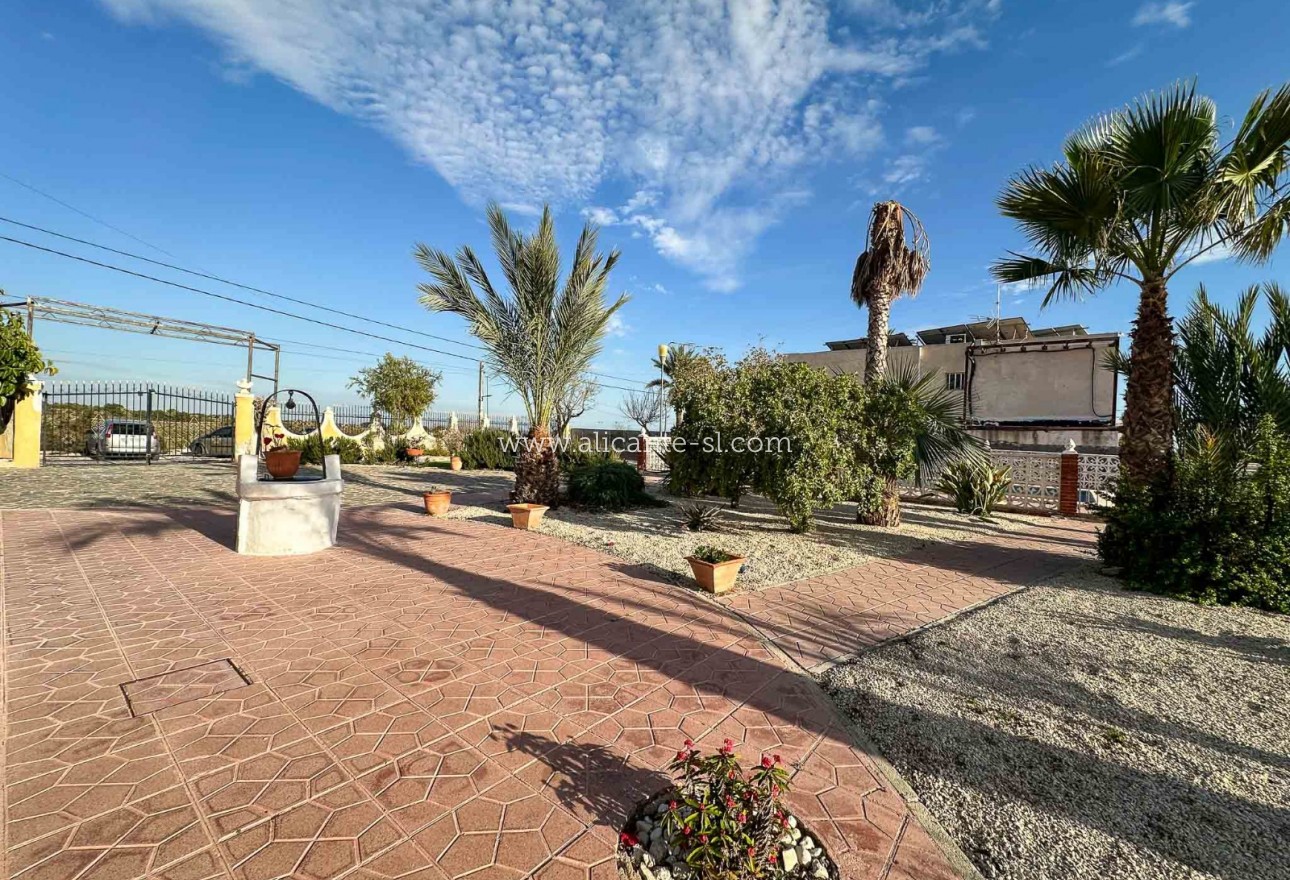 Venta - Villa  - Albatera