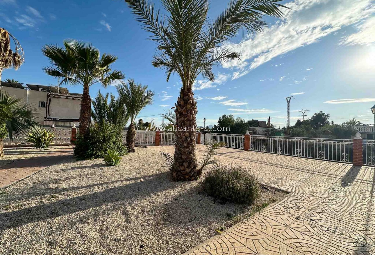 Venta - Villa  - Albatera