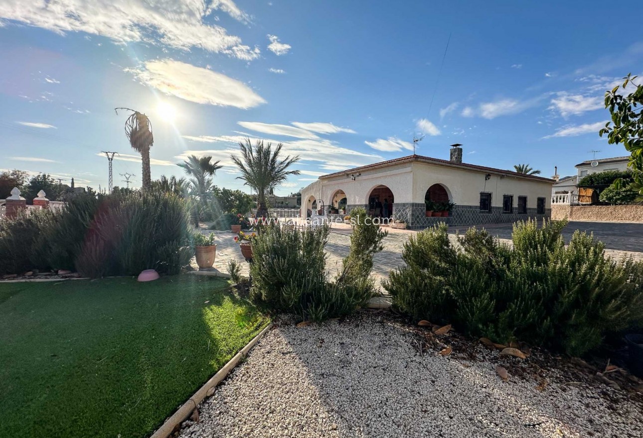 Venta - Villa  - Albatera