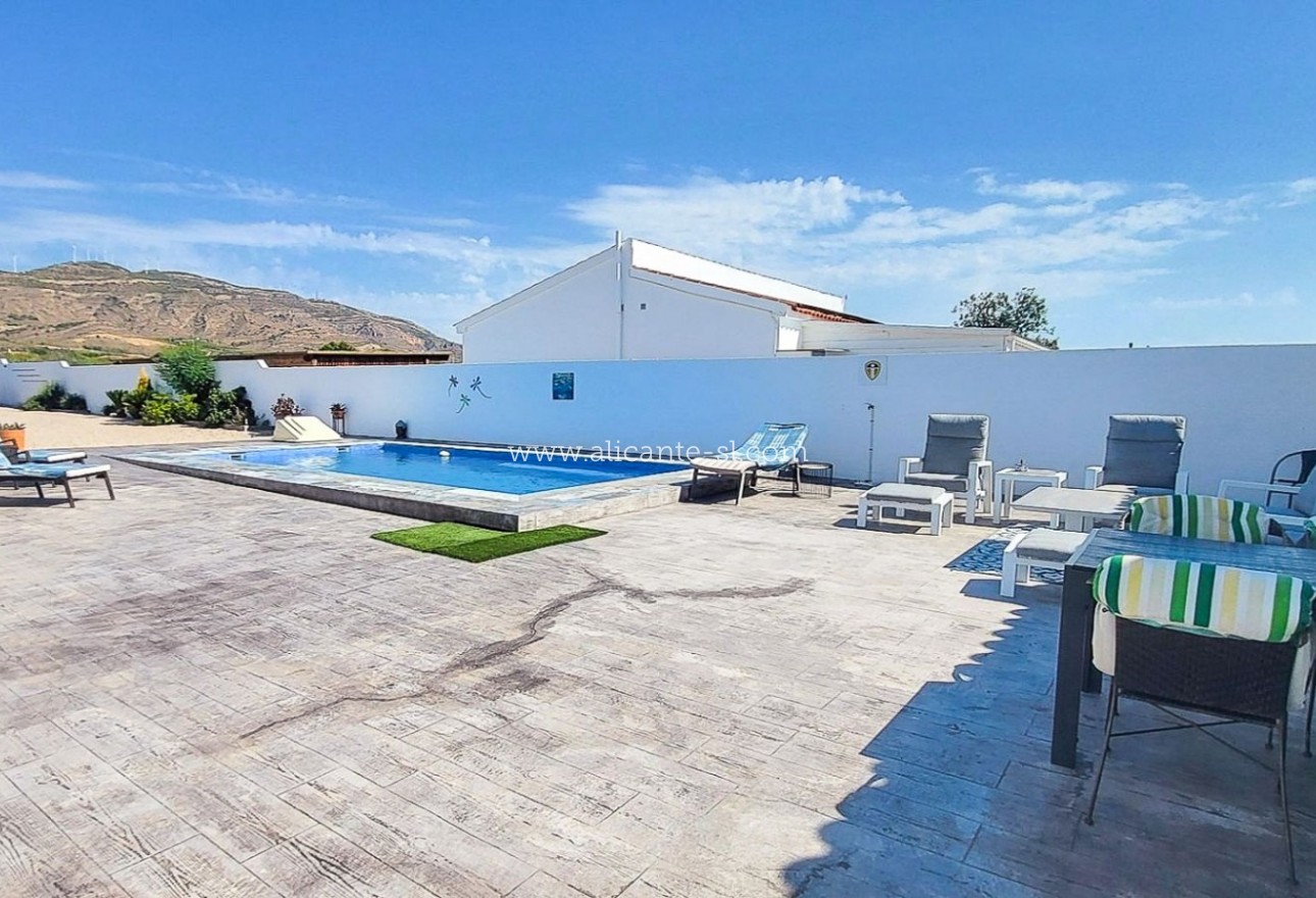 Venta - Villa  - Caudete