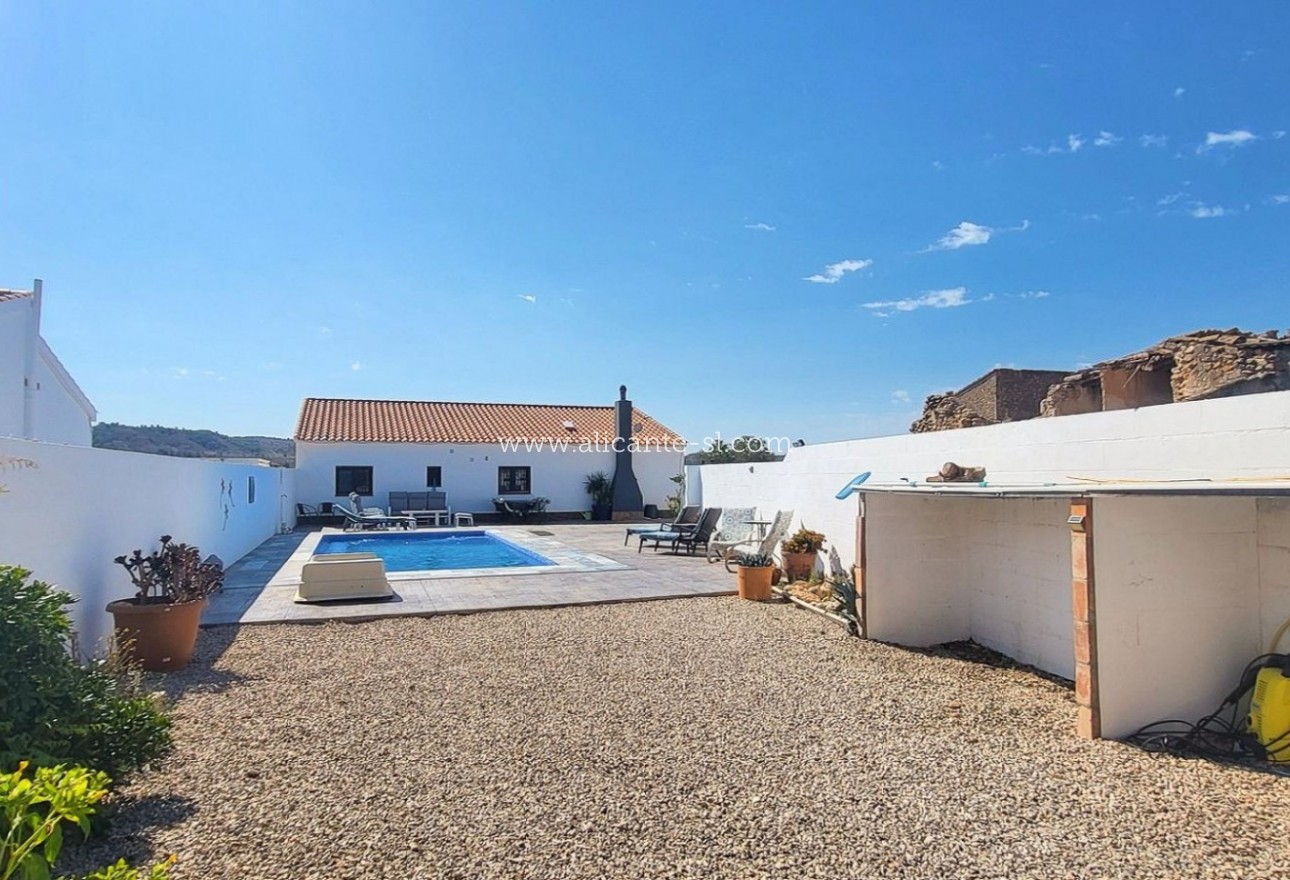 Venta - Villa  - Caudete