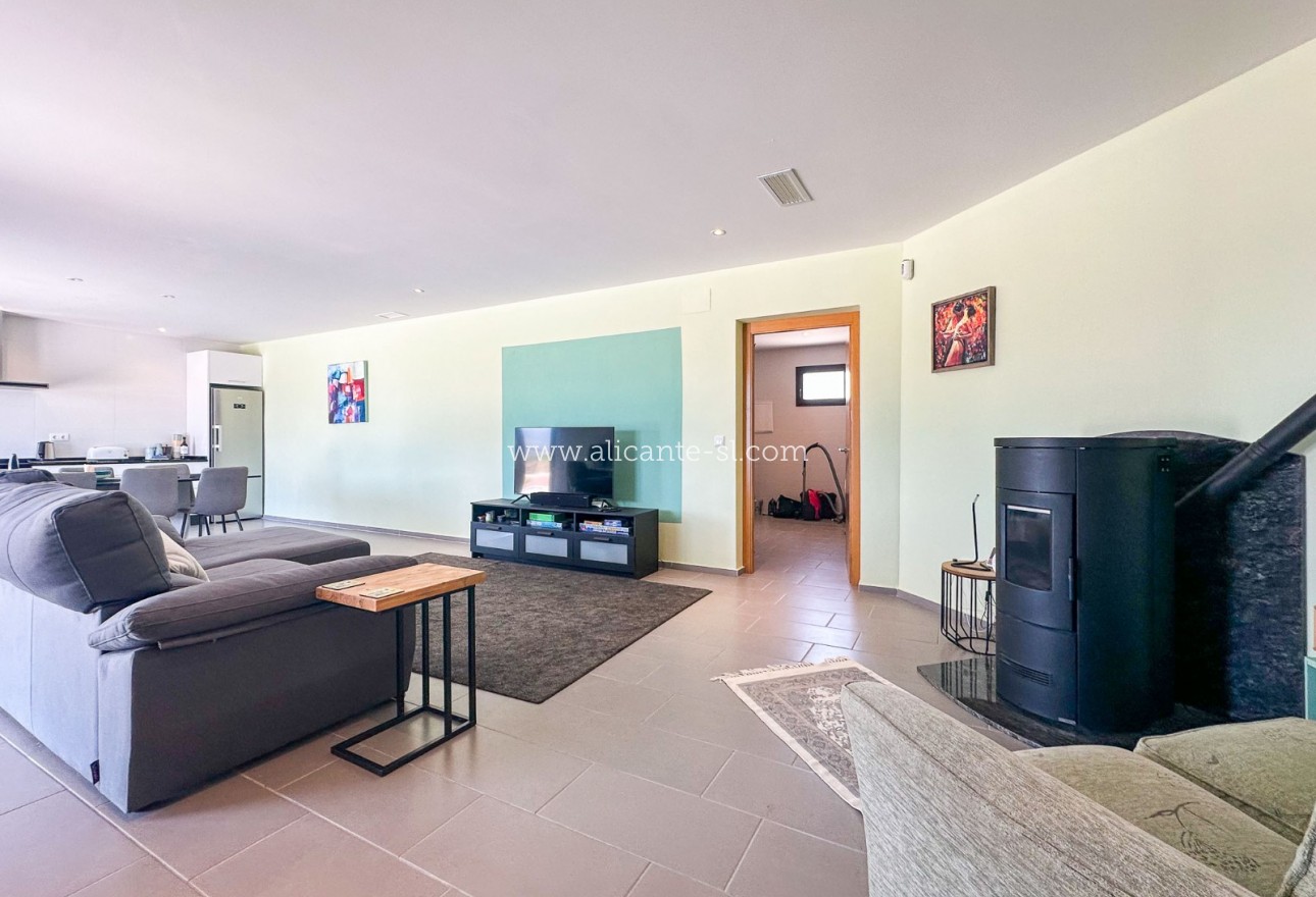 Venta - Villa  - Hondón de las Nieves