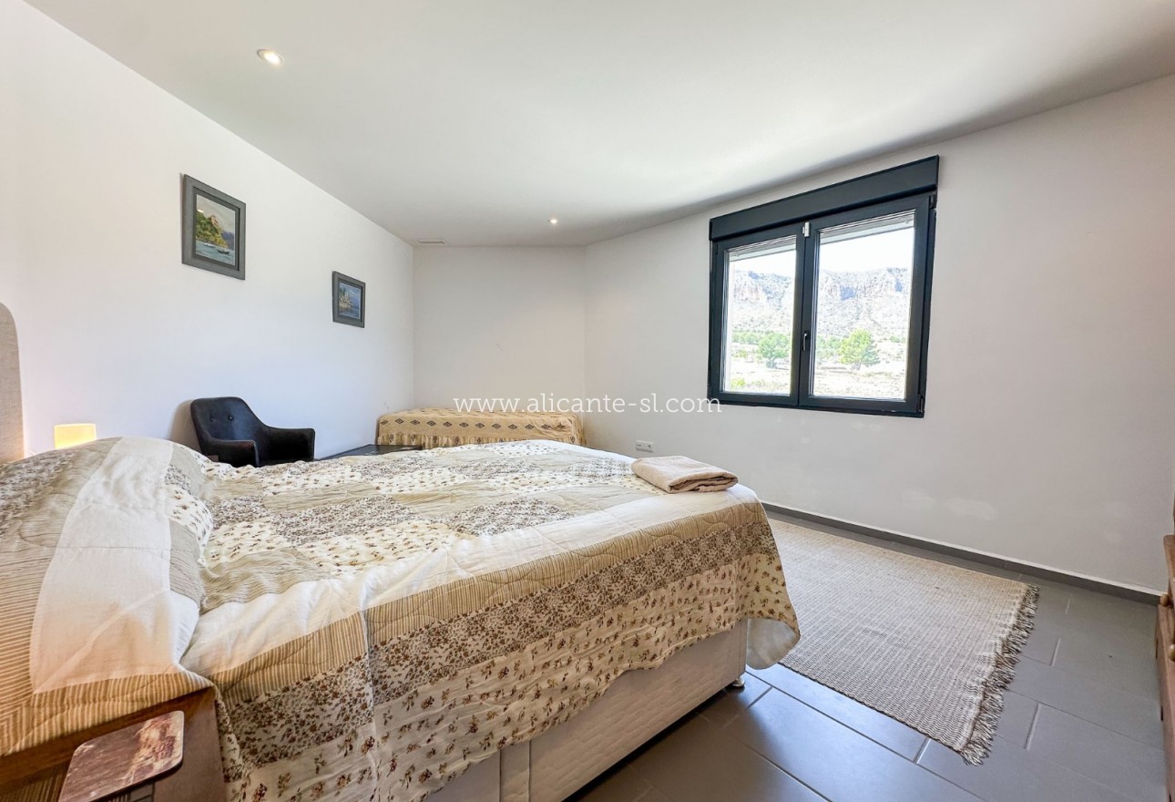 Venta - Villa  - Hondón de las Nieves