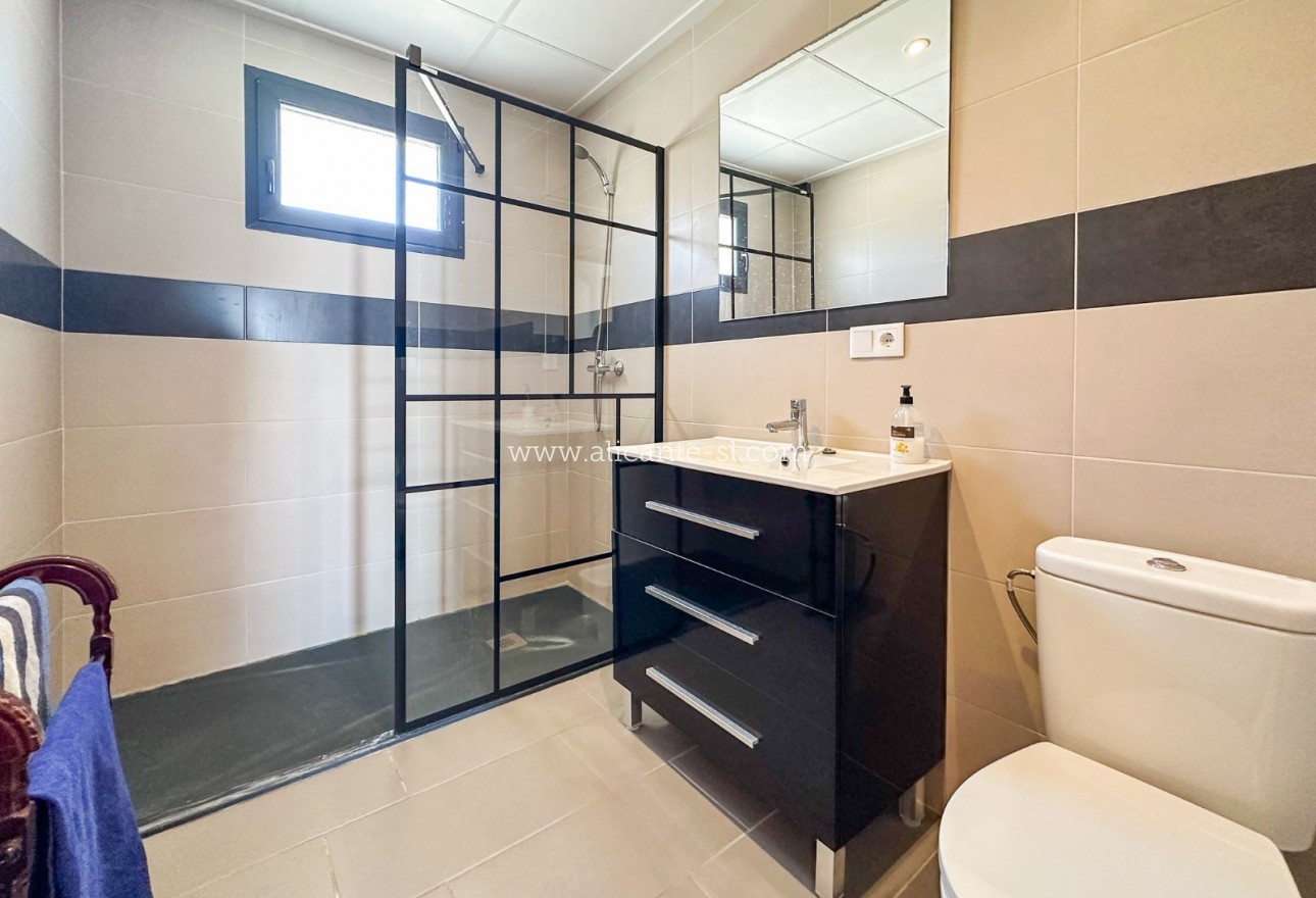 Venta - Villa  - Hondón de las Nieves