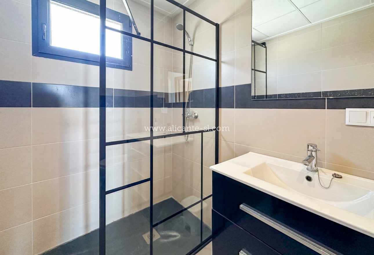 Venta - Villa  - Hondón de las Nieves