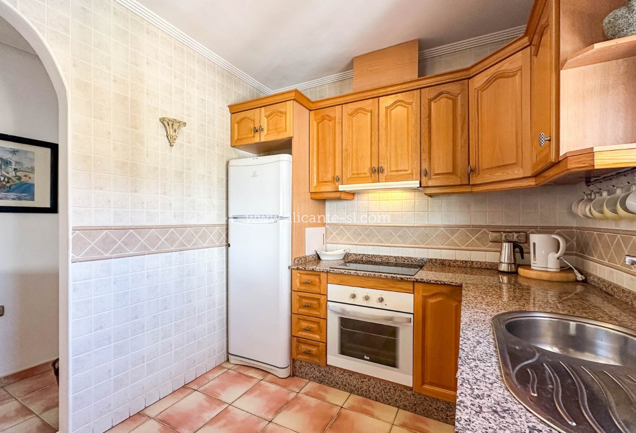 Venta - Villa  - Hondón de las Nieves