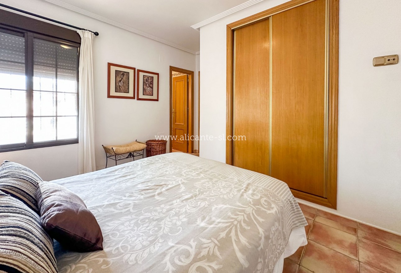 Venta - Villa  - Hondón de las Nieves