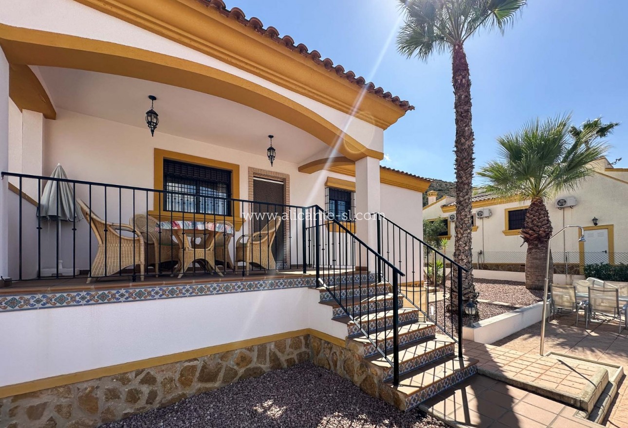 Venta - Villa  - Hondón de las Nieves