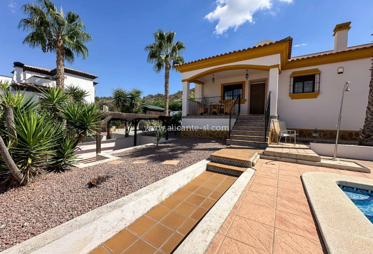Venta - Villa  - Hondón de las Nieves