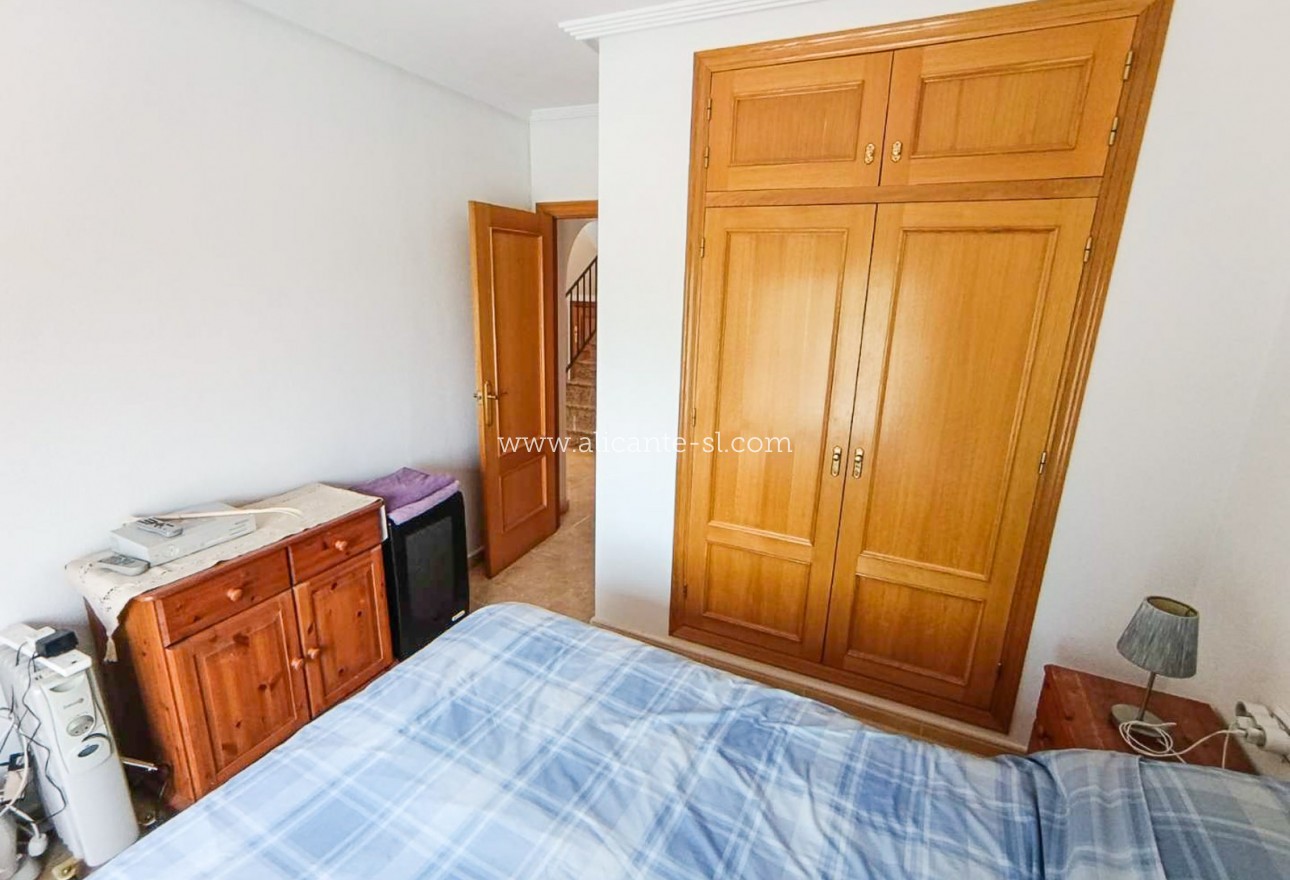 Venta - Villa  - Hondón de las Nieves