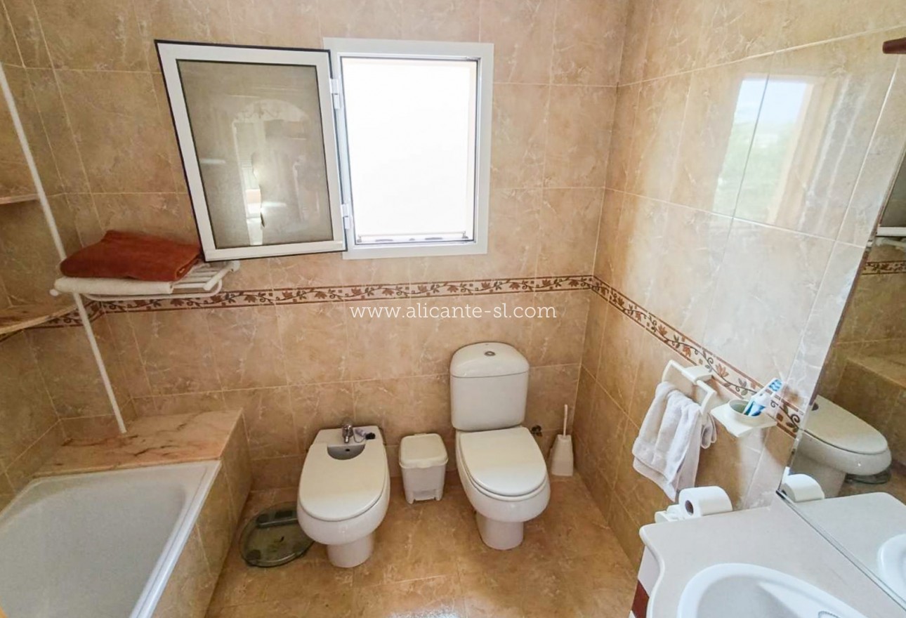 Venta - Villa  - Hondón de las Nieves