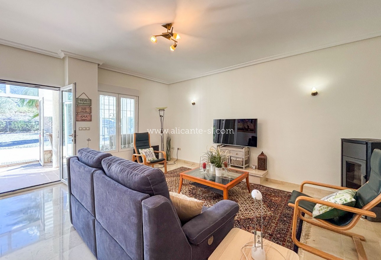 Venta - Villa  - Hondón de las Nieves