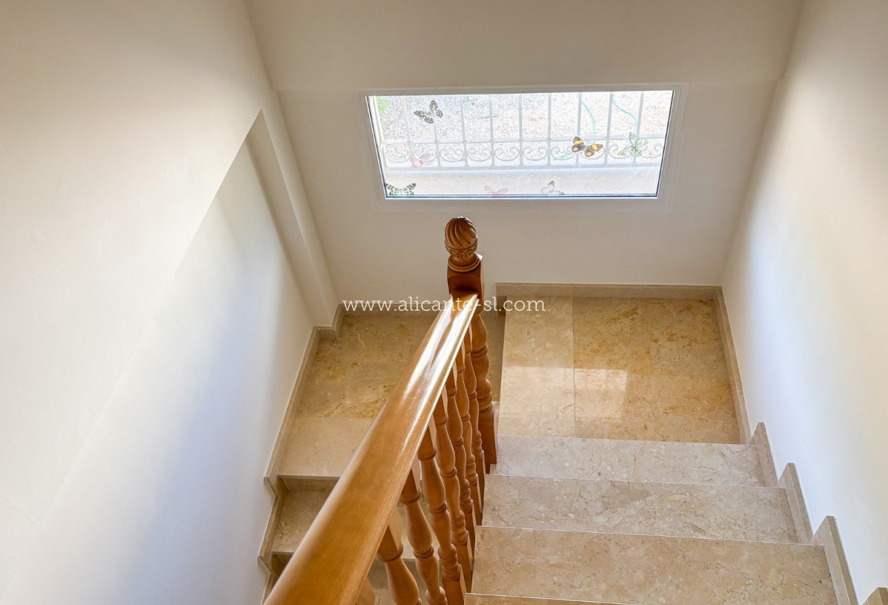 Venta - Villa  - Hondón de las Nieves