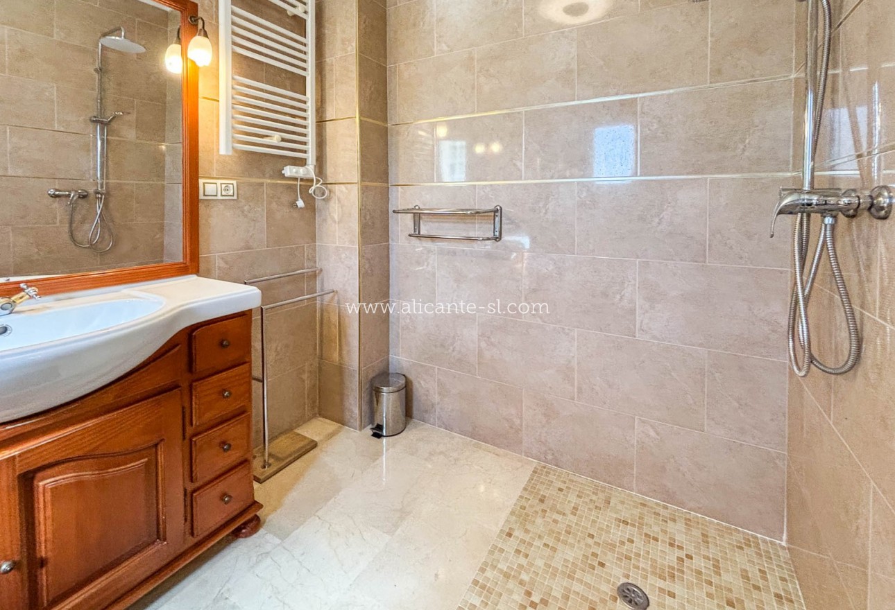 Venta - Villa  - Hondón de las Nieves