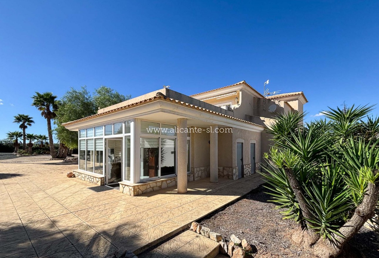 Venta - Villa  - Hondón de las Nieves