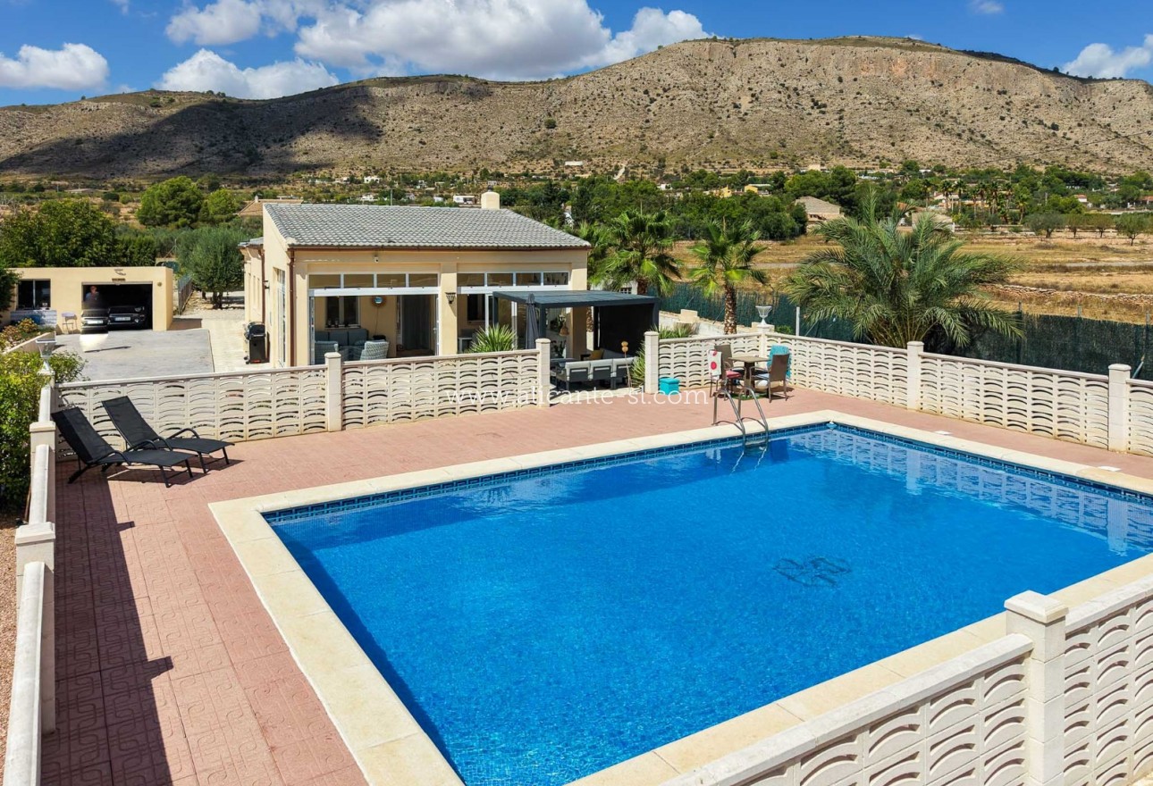 Venta - Villa  - Hondón de las Nieves
