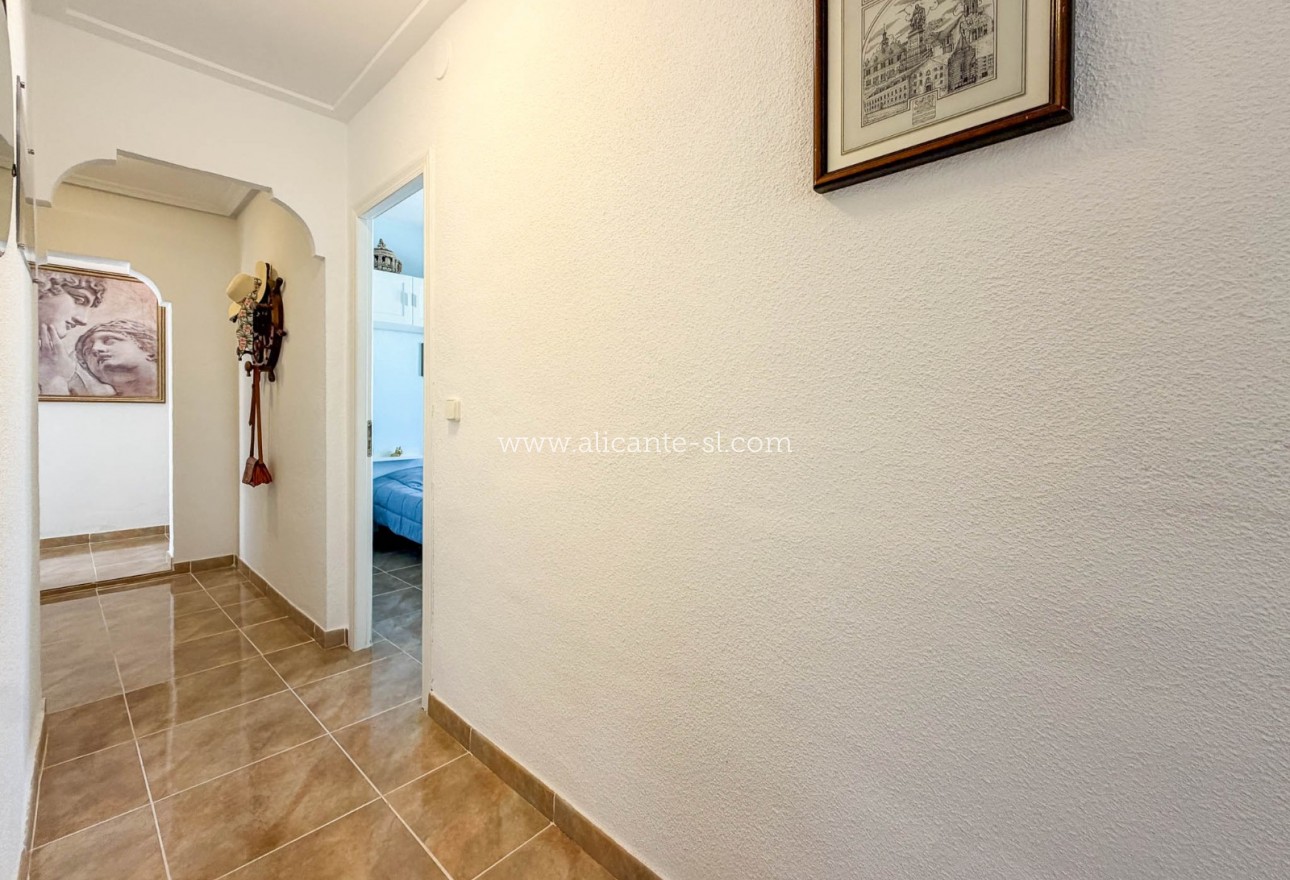 Venta - Villa  - Hondón de las Nieves