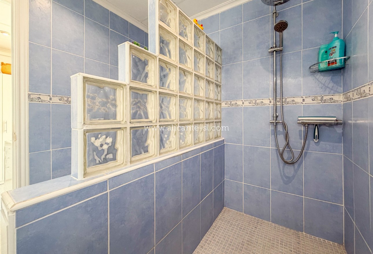 Venta - Villa  - Hondón de las Nieves