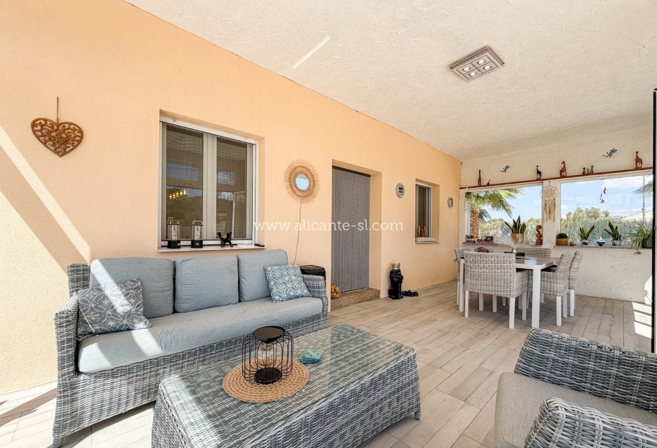 Venta - Villa  - Hondón de las Nieves