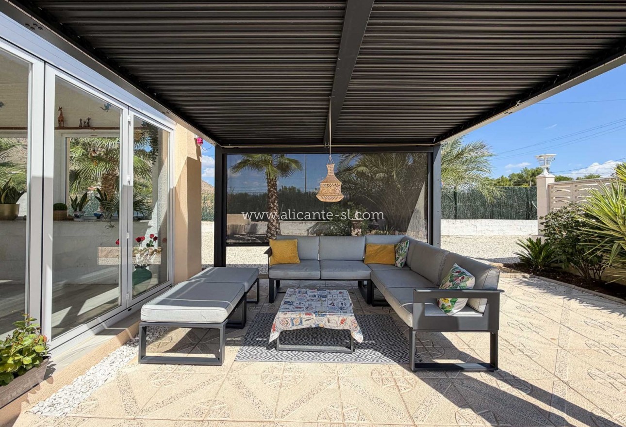 Venta - Villa  - Hondón de las Nieves