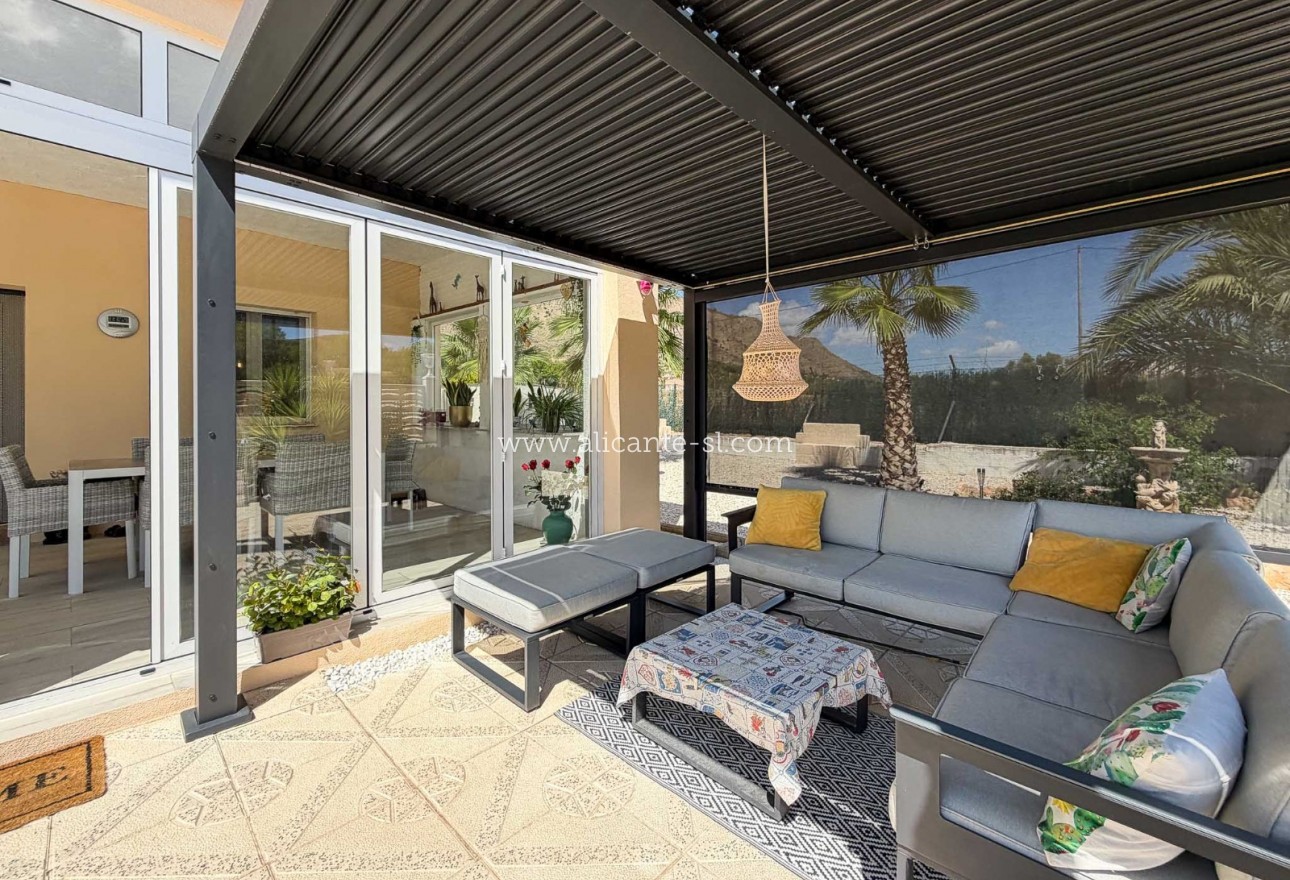 Venta - Villa  - Hondón de las Nieves
