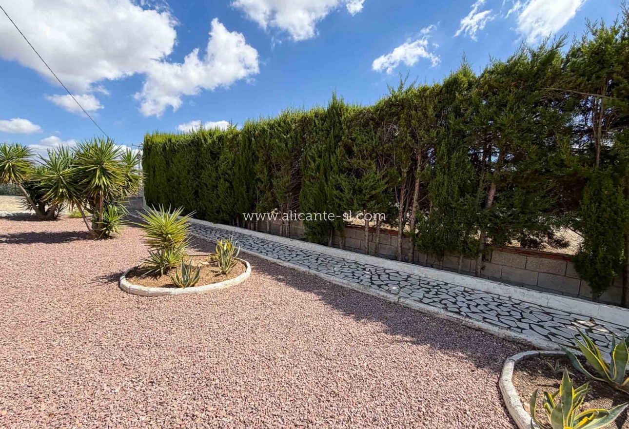 Venta - Villa  - Hondón de las Nieves