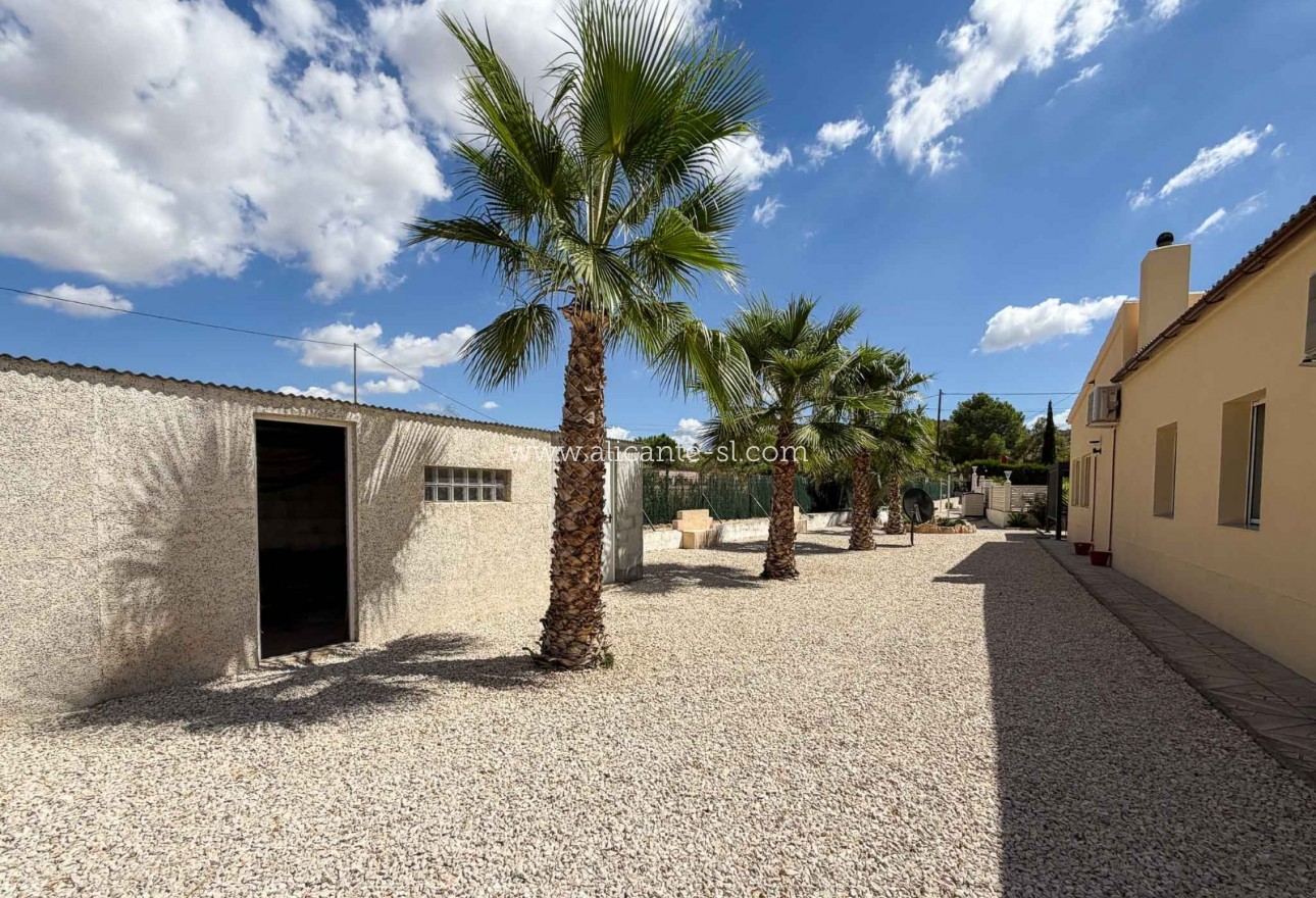 Venta - Villa  - Hondón de las Nieves