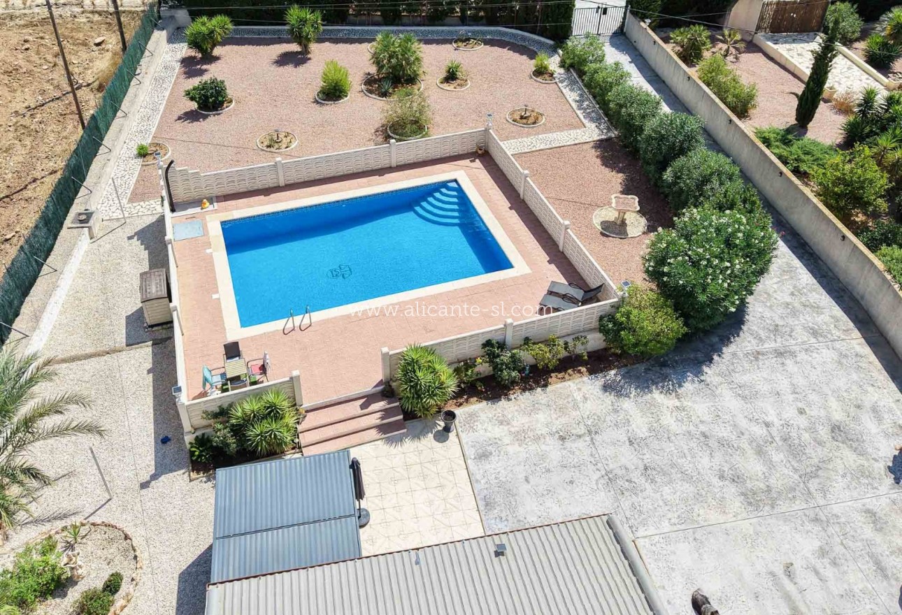 Venta - Villa  - Hondón de las Nieves