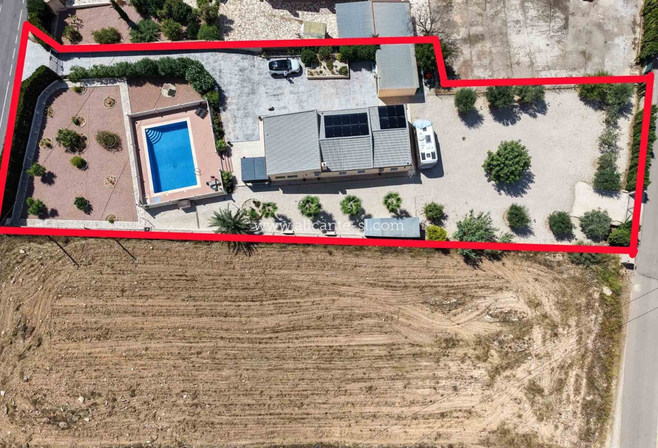 Venta - Villa  - Hondón de las Nieves